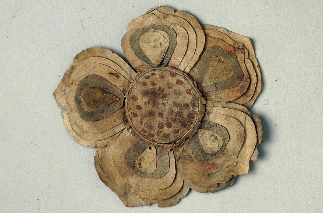 Flores de papel de 1.000 anos que de alguma forma sobreviveram aos impérios