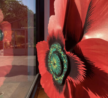 Obras de arte contemporâneas de Cloé Vriet em papel e designs de cenários sob medida